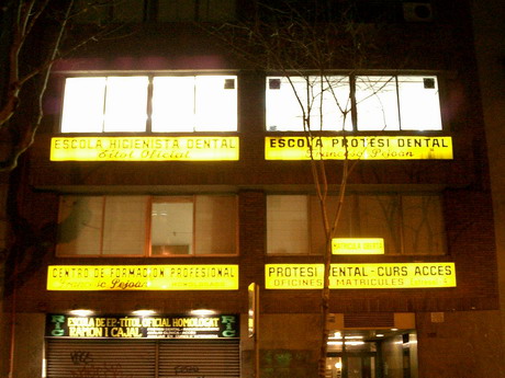escola protesi dental