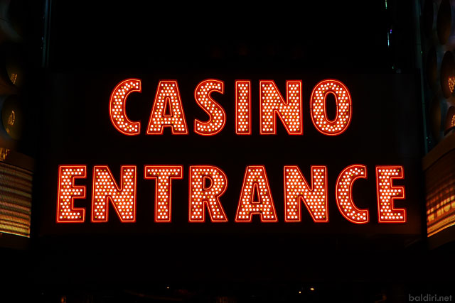 baldiri : casino entrance : baldiri09102001