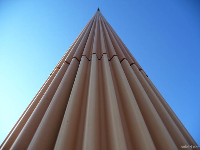 baldiri : column perspective : baldiri08120101
