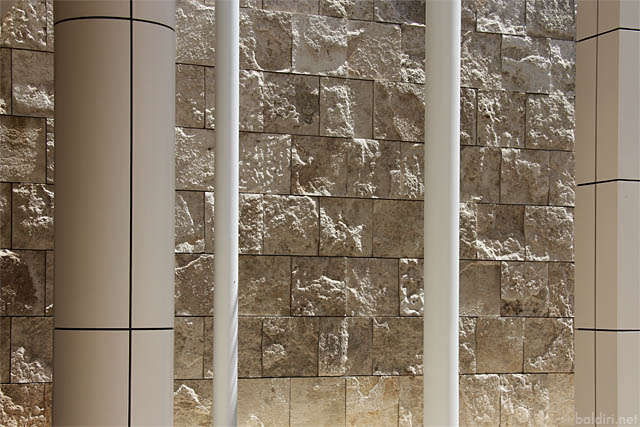baldiri : getty center travertine and columns : baldiri09082902