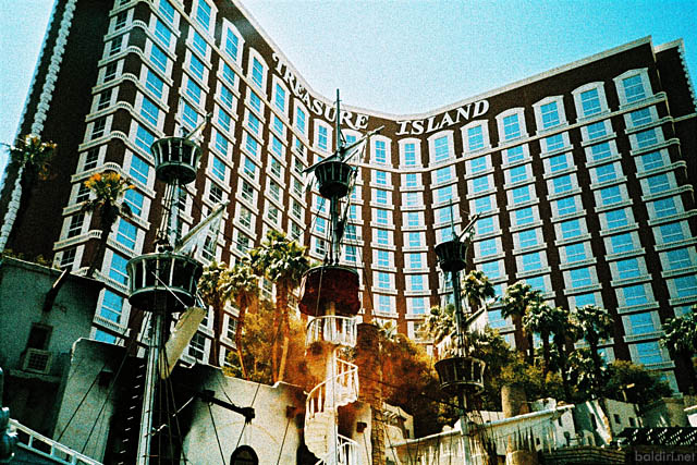 baldiri : treasure island hotel analog : baldiri09101901