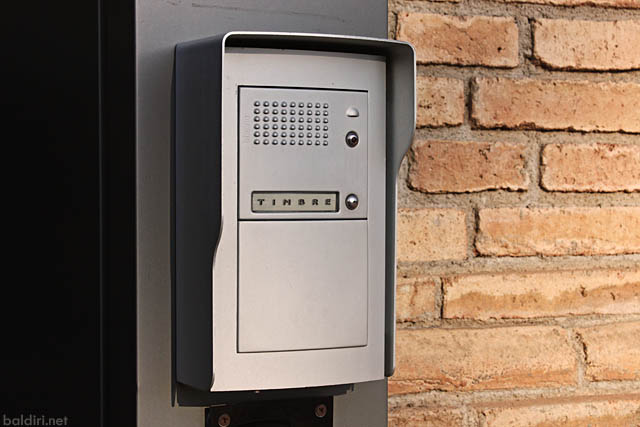 baldiri : doorbell : baldiri100406