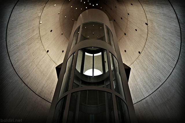 baldiri : monochrome elevator : baldiri100622